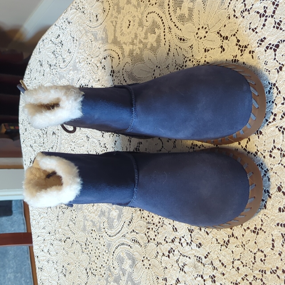 Women's Suede Muk Luks Ankle Boots NWT
